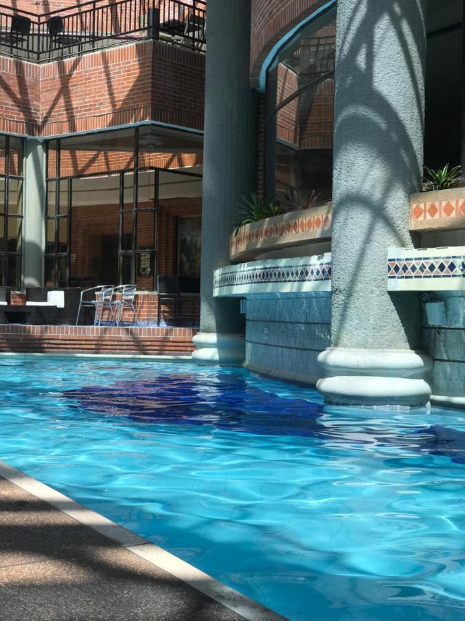 Casa Morales Hotel Internacional Y Centro De Convenciones Ibagué Dış mekan fotoğraf The indoor pool at the hotel