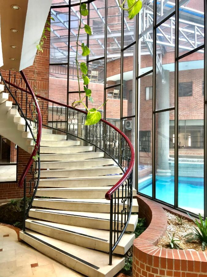 Casa Morales Hotel Internacional Y Centro De Convenciones Ibagué Dış mekan fotoğraf The staircase at the entrance of the hotel