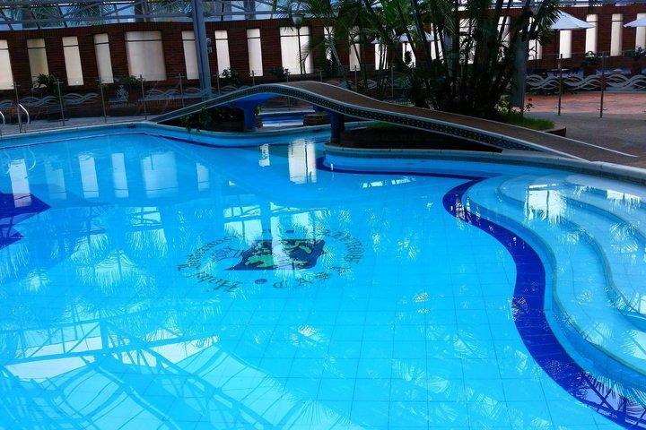 Casa Morales Hotel Internacional Y Centro De Convenciones Ibagué Dış mekan fotoğraf Swimming pool at the hotel
