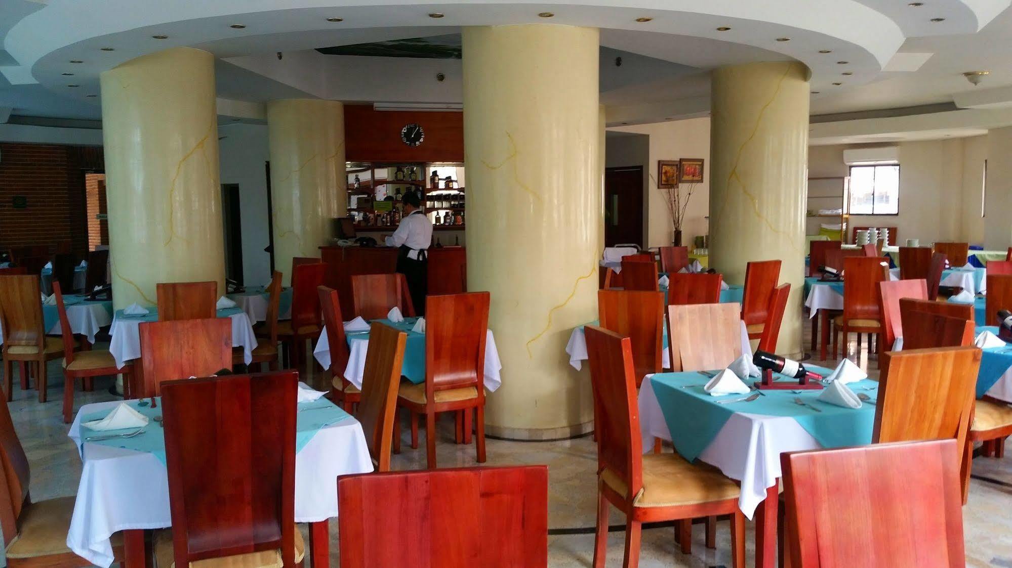 Casa Morales Hotel Internacional Y Centro De Convenciones Ibagué Dış mekan fotoğraf The restaurant